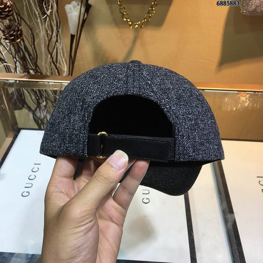 Ba*len*cia*ga hat